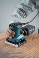 Makita BO4557 - Avuç İçi Titreşim Zımpara Bo4557 - Yüksek Performanslı