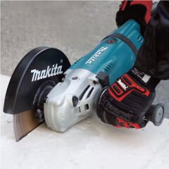 Makita GA7030 - Büyük Taşlama Makinesi - 2400w Güç