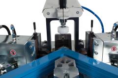 ÖZÇELİK APEX - I A Otomatik Hidrolik Alttan Çıkma Gönyeli Alüminyum Köşe Presi