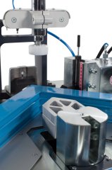 ÖZÇELİK APEX - I A Otomatik Hidrolik Alttan Çıkma Gönyeli Alüminyum Köşe Presi