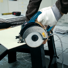 Makita 4101RH - Elmas Testereli Kesim Makinası ile Hassas Kesim