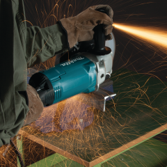 Makita GA7060 - Büyük Taşlama 2200w Yüksek Performans